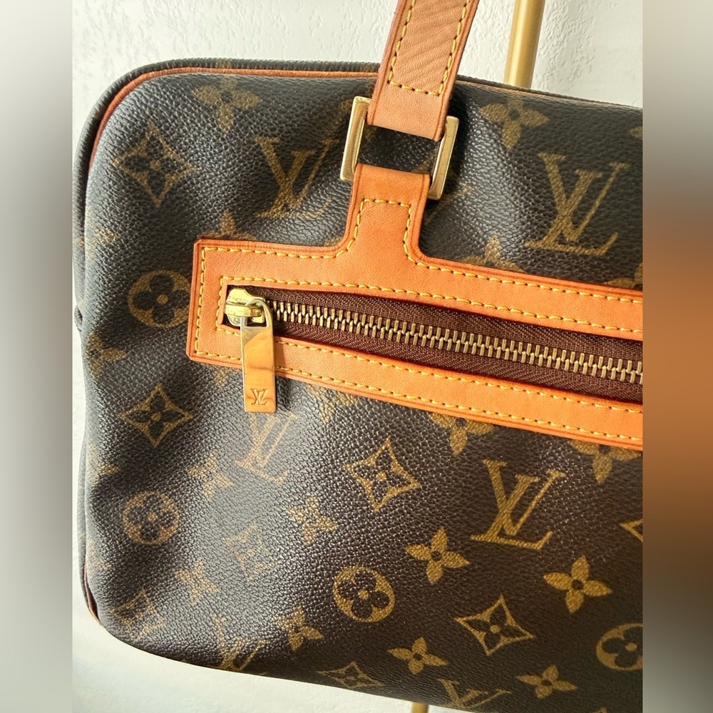 Authentic Louis Vuitton Monogram Citē GM Shoulder Bag – FL0024, Vintage - Picture 3 of 9